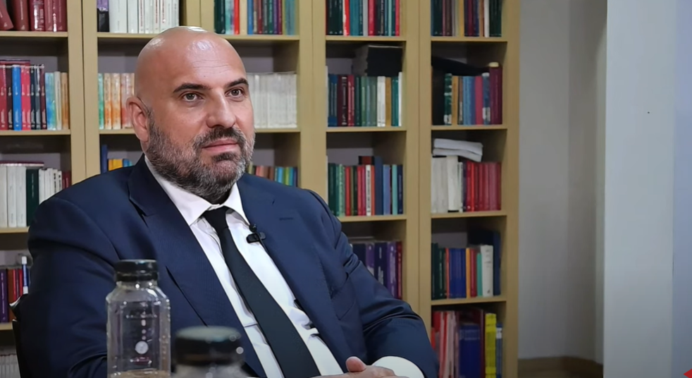 Bunicul lui Gabriel Zbârcea are monument în comuna Orbeasca luptând împotriva rușilor: „Mi s-a spus că seman foarte mult cu bunicul meu”