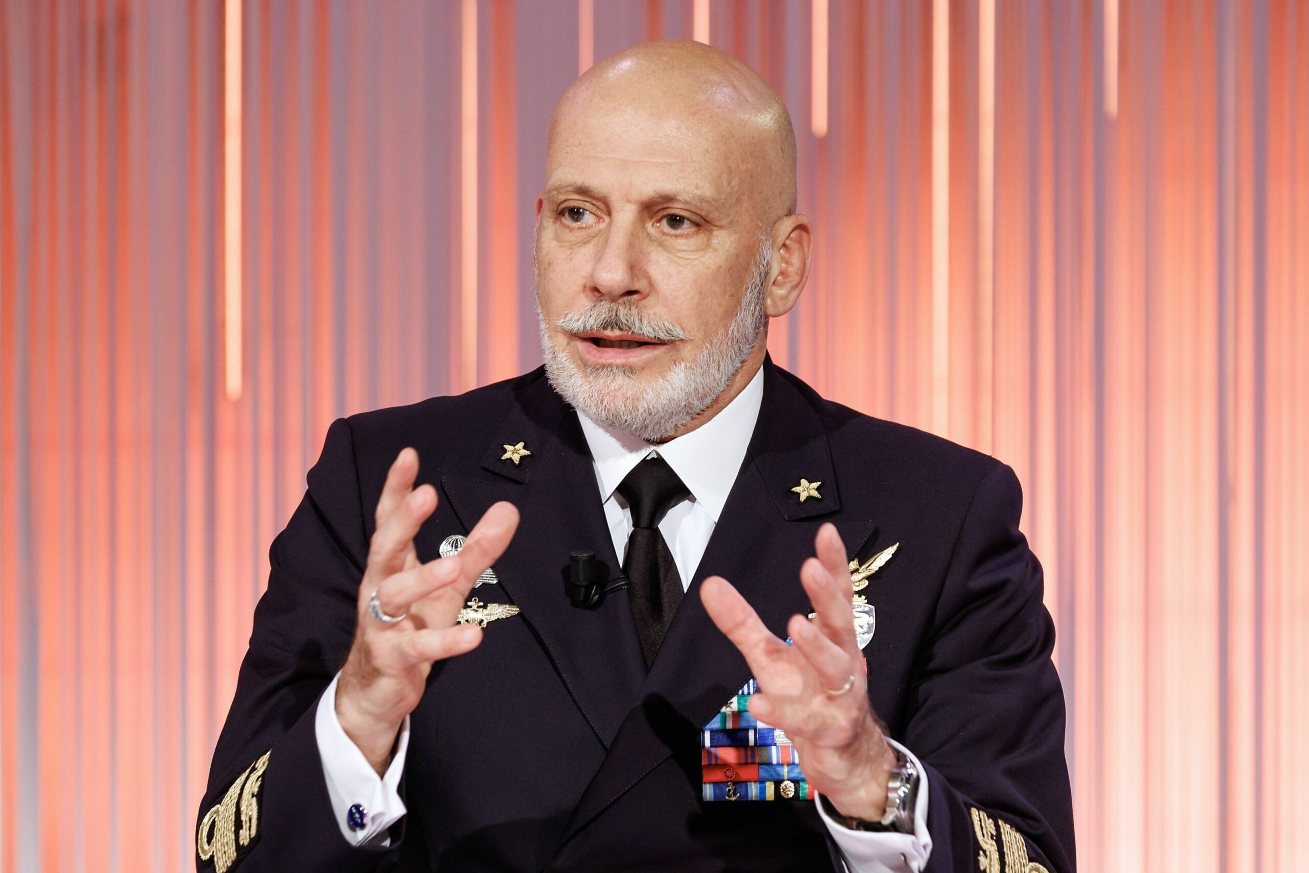 Miruță, discuție cu președintele NATO despre Marea Neagră