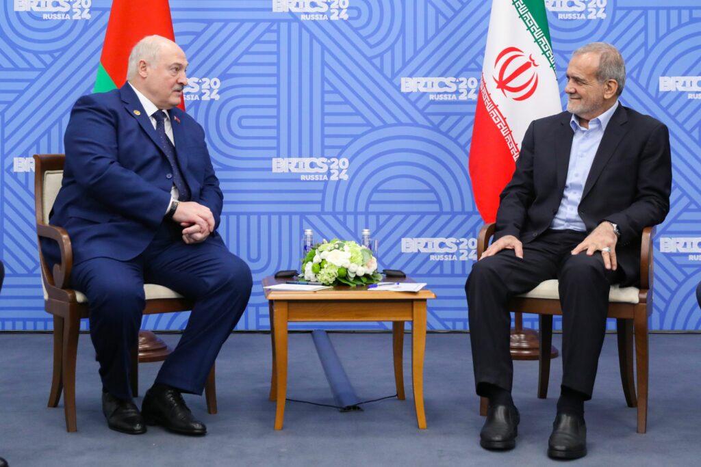 Belarus și Iran au semnat acorduri pentru consolidarea cooperării în domeniul apărării