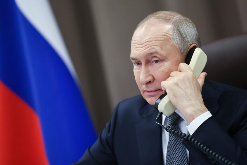 Aliații Moscovei au fost sunați de Putin înainte de întâlnirea sa cu Trump. Ce le-a spus liderul de la Kremlin