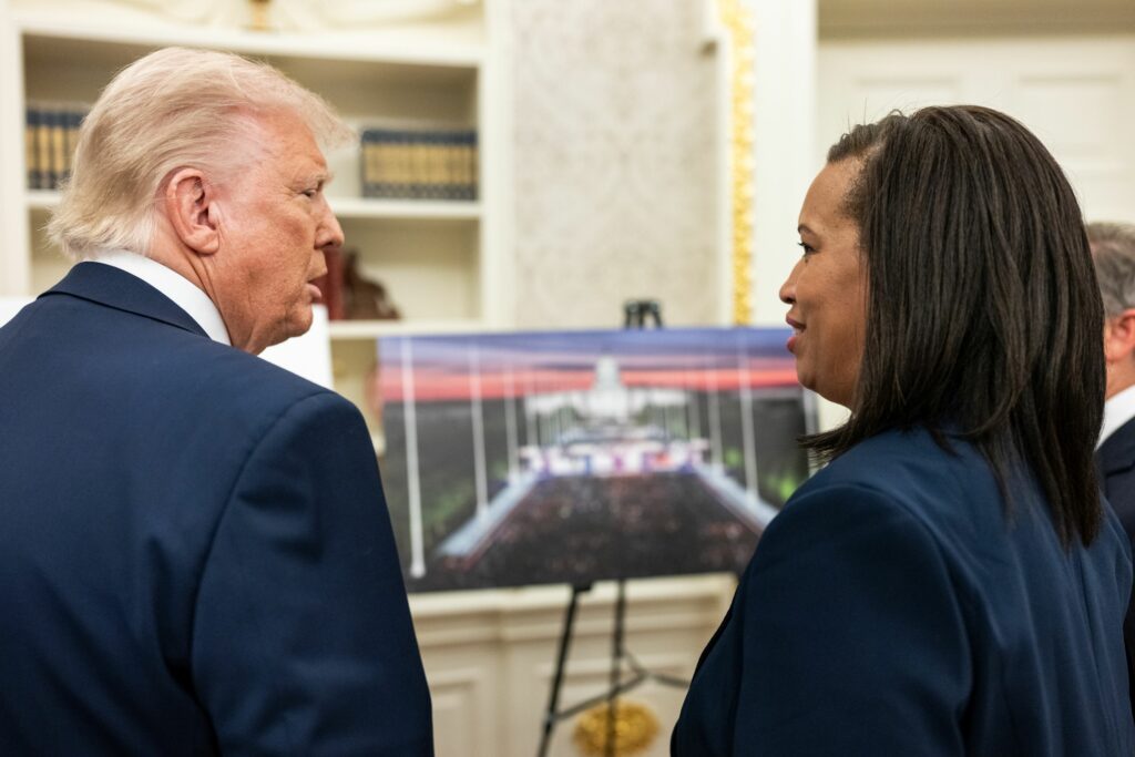 Primarul Washingtonului critică decizia lui Trump de a prelua controlul poliției din DC