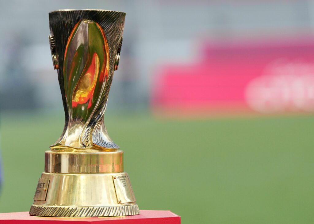 Au fost desemnați cei mai buni 10 tineri fotbaliști ai lumii pentru Trofeul Kopa 2025