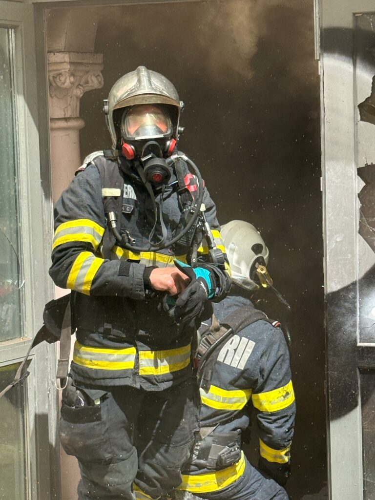 Un bărbat din Târgu Mureș a murit încercând să se încălzească într-o boxă