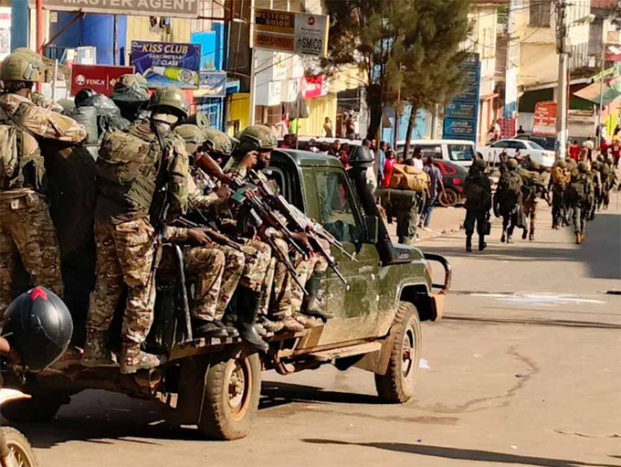 HRW: Rebeli M23 au ucis cel puțin 140 de civili în estul RD Congo, în pofida procesului de pace