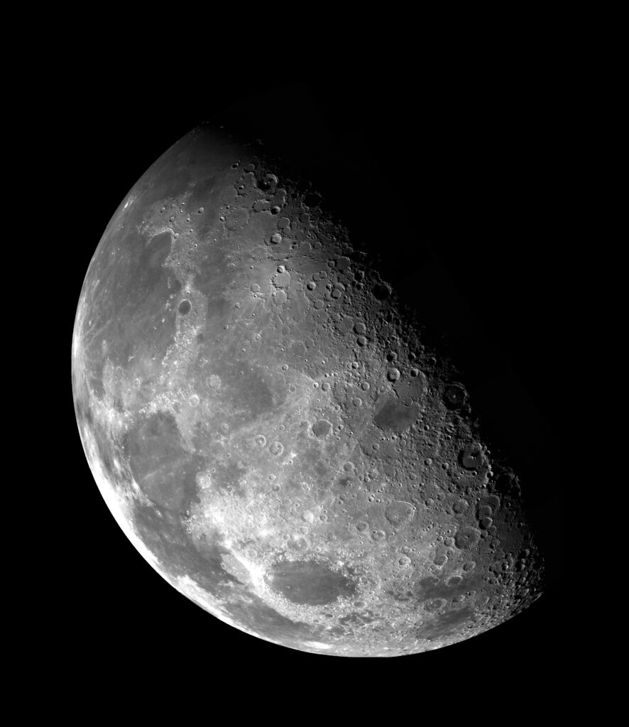 Lupta pentru tehnologia pe Lună. NASA vrea să construiască un reactor nuclear pe suprafața Lunii până în 2030