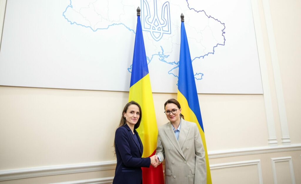 Oana Țoiu a discutat la Kiev cu premierul Ucrainei despre cooperare economică și în domeniul apărării