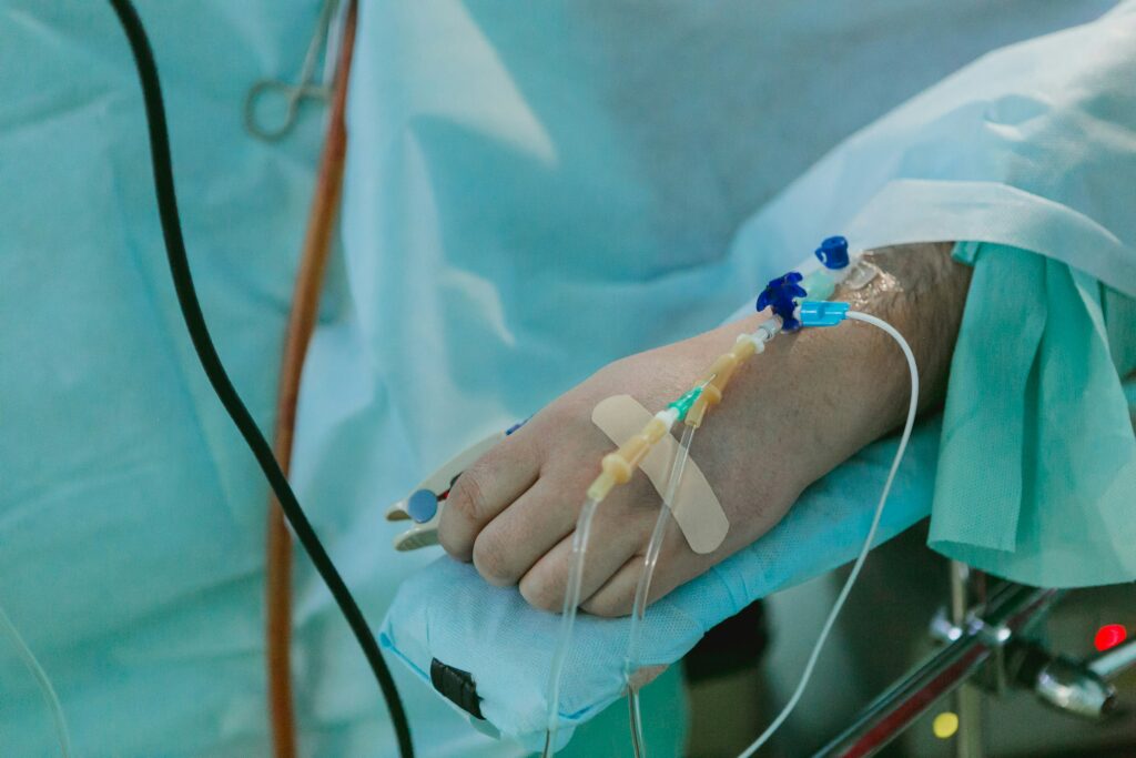 Studiu. Folosirea inteligenței artificiale în colonoscopii riscă să submineze competențele medicilor