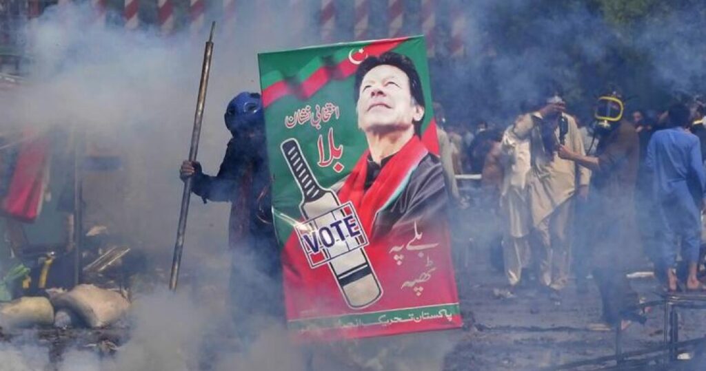 Pakistan: 108 membri ai partidului lui Imran Khan, condamnați la închisoare
