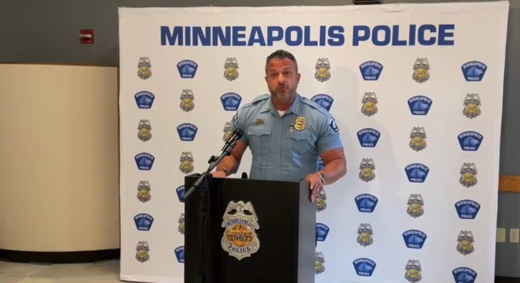 Autoritățile spun că atacatorul școlii din Minneapolis era „obsedat de ideea de a ucide copii”