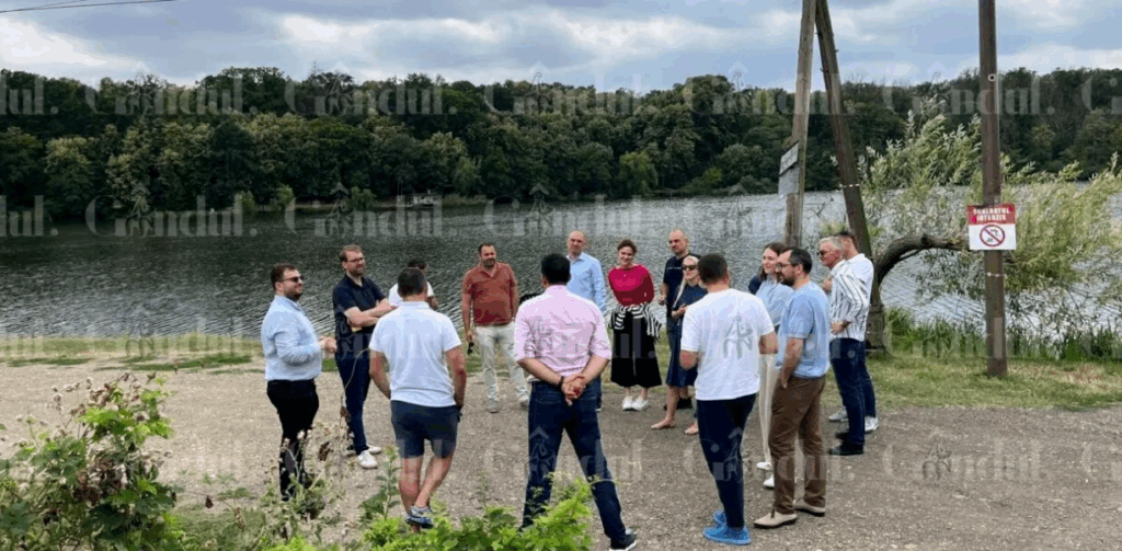 Gândul: „Bătaie” pe funcții într-o ședință USR la malul apei / Mesaj intern: „Știu că toată lumea se întreabă de posturi”