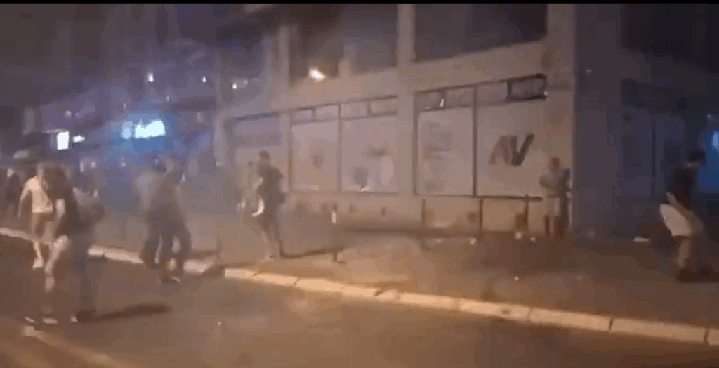 „Serbia în Focul Protestelor. Ciocniri violente între susţinătorii lui Vucic şi manifestanţii antiguvernamentali