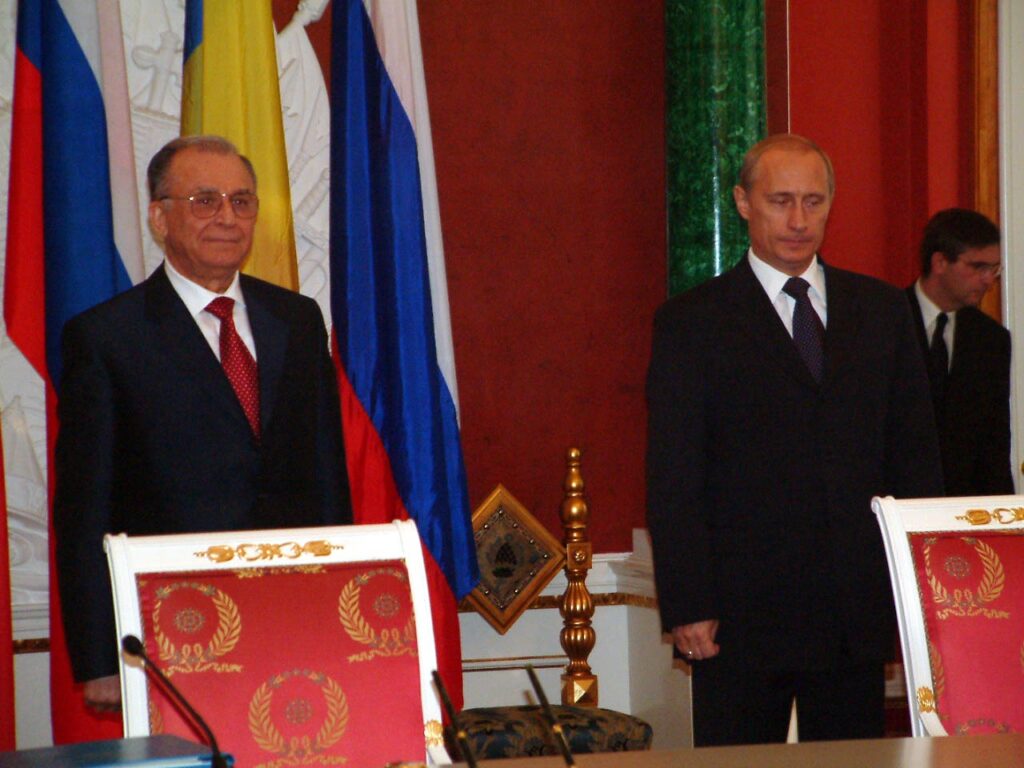 Ambasada Rusiei: Ion Iliescu, om de stat remarcabil / Rusia trasmite „sincere condoleanțe poporului român”
