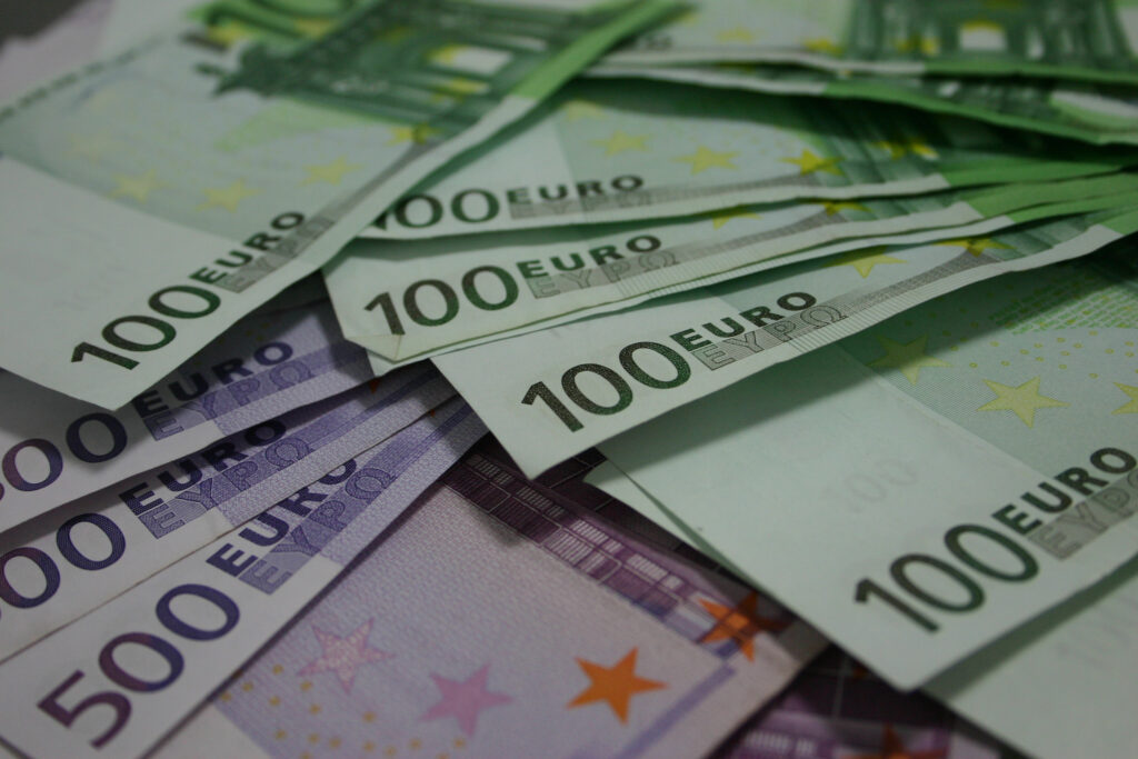 Curs valutar, 1 septembrie. Euro și aurul au fost mai scumpe