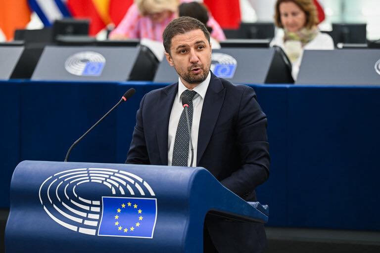 Eurodeputat AUR: Am blocat propunerea CE de a impune reducerea cu 90% a emisiilor până în 2040