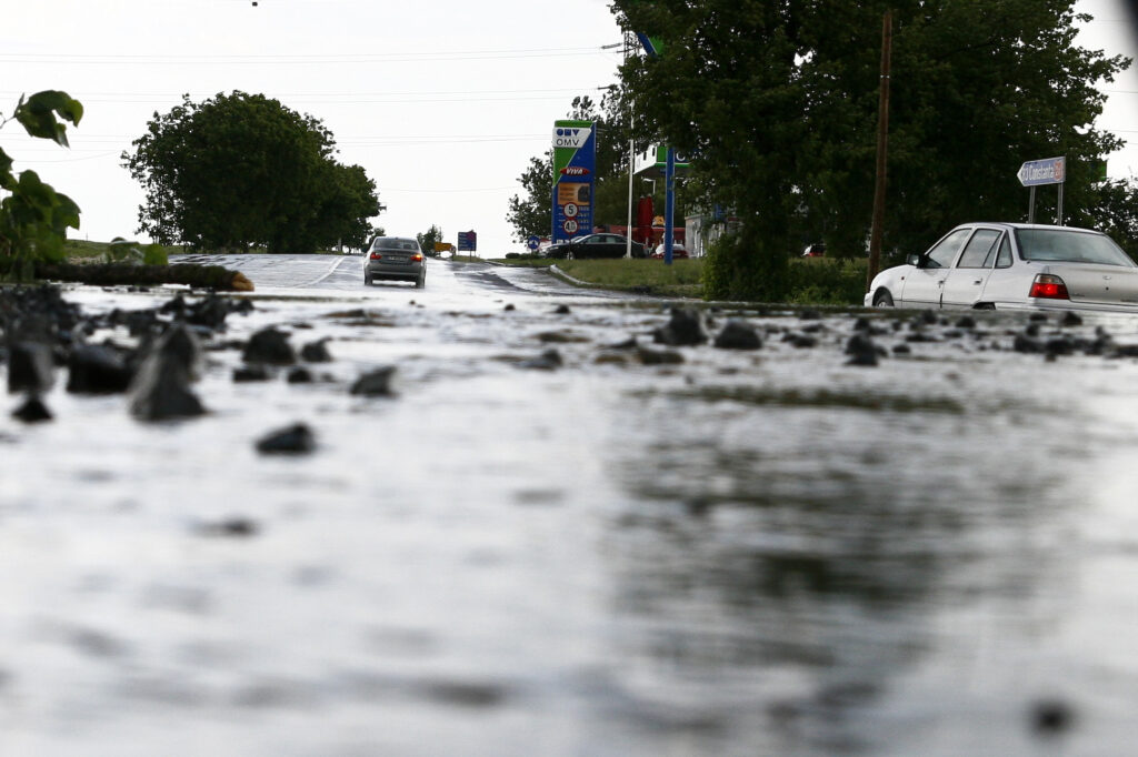 Ninsori abundente, viscol și ger – stratul de zăpadă depășește jumătate de metru