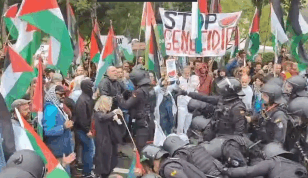 Protestatarii anti-Israel au blocat din nou etapa din Vuelta. Incidente cu poliția și final improvizat în cursa de ciclism