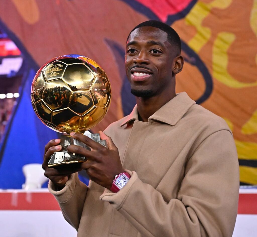 PSG sărbătorește câștigarea Balonului de Aur de Ousmane Dembélé