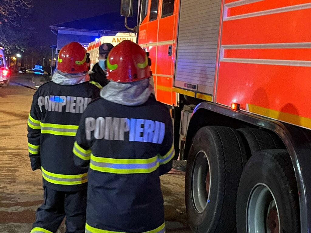 Incendiu la acoperișul fostei clădiri BRD din Brașov