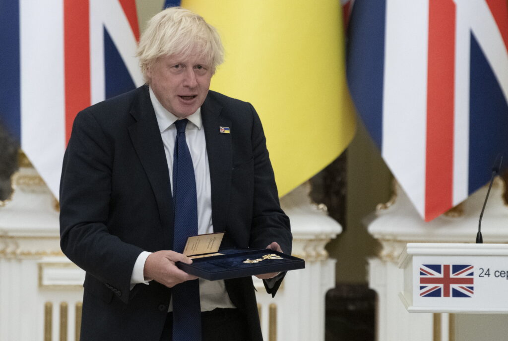 Boris Johnson critică primirea „grețoasă” a lui Putin de către Trump în Alaska. Fostul premier al Marii Britanii susține că războiul din Ucraina s-ar putea încheia până la finalul anului