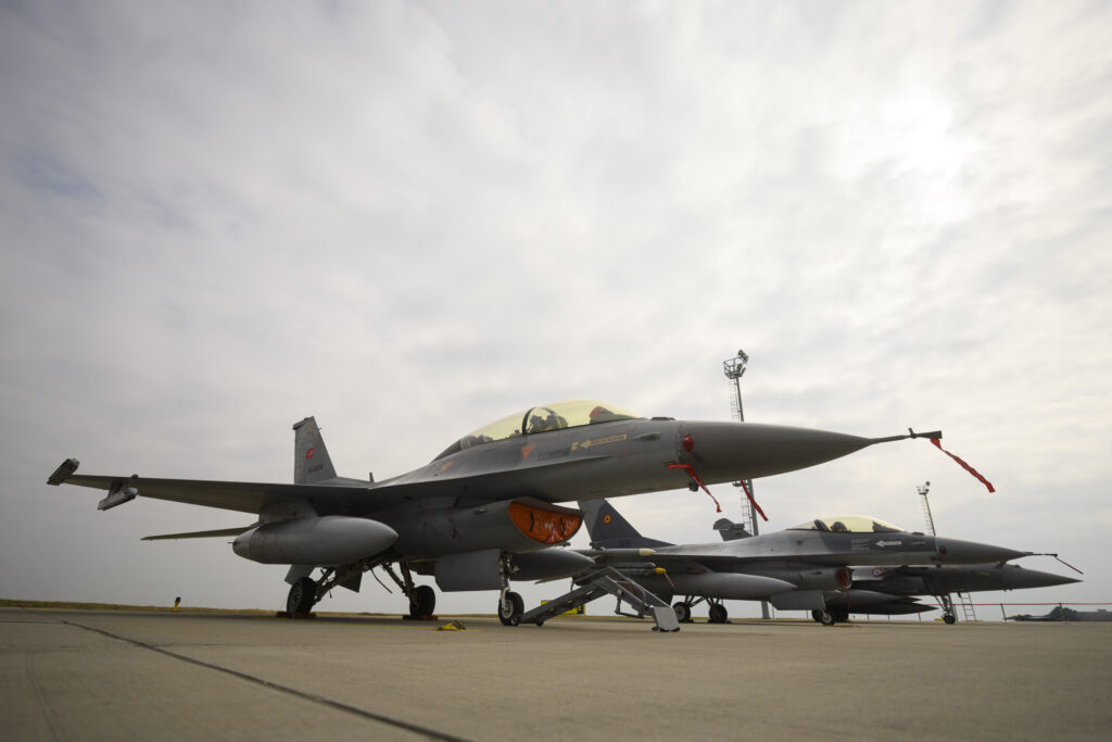 Polonia susține că NATO ar trebui să impună o zonă de interdicție aeriană deasupra Ucrainei