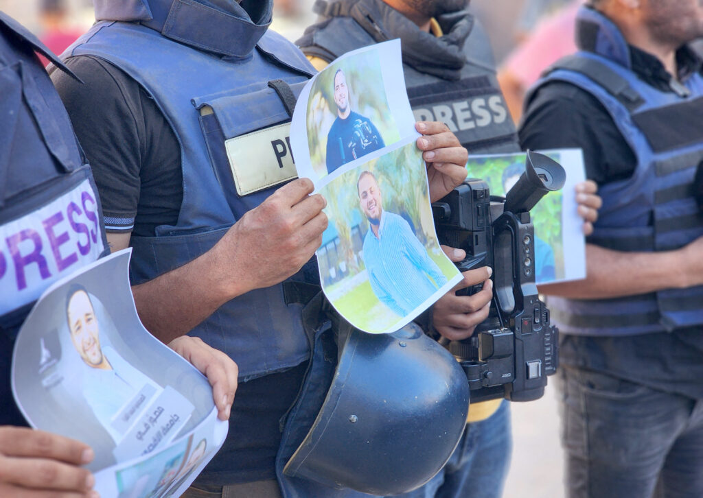 Peste 250 de publicaţii internaţionale au protestat faţă de uciderea jurnaliştilor din Gaza