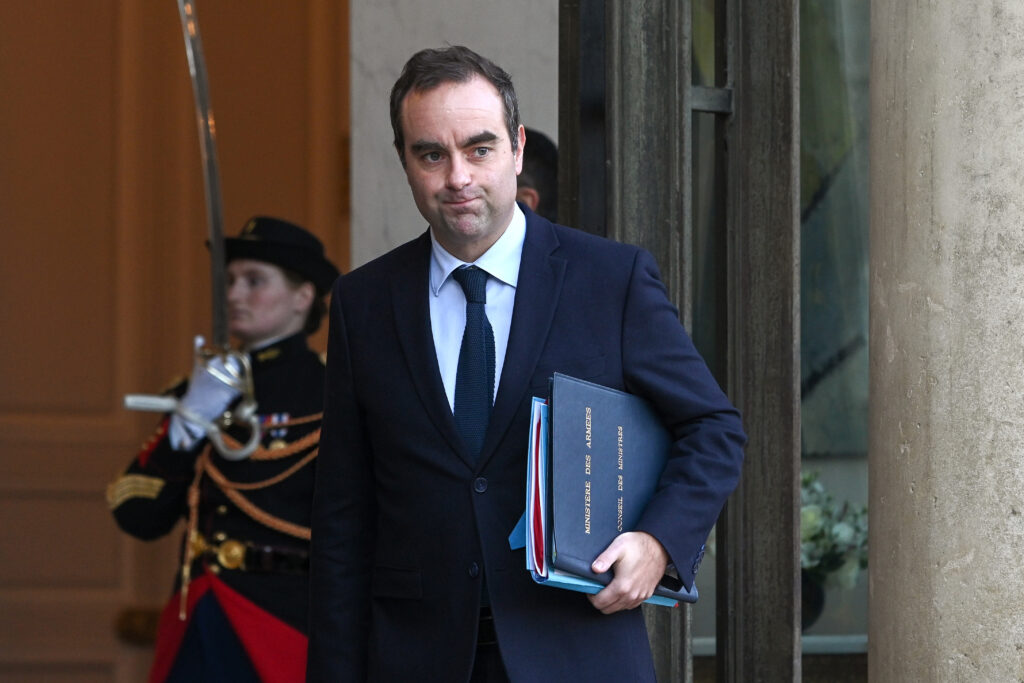 Emmanuel Macron îl numește pe Sébastien Lecornu în funcția de prim-ministru al Franței