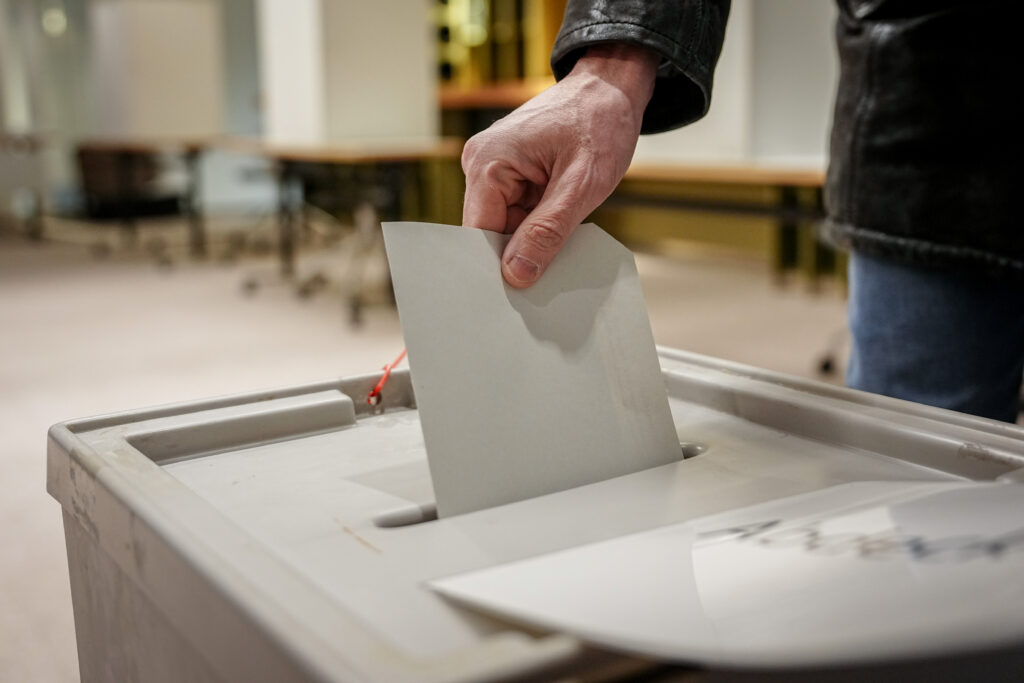 Alegeri locale în cel mai populat land din Germania. Partidul cancelarului Merz câștigă în Renania de Nord-Westfalia; AfD și-a triplat scorul