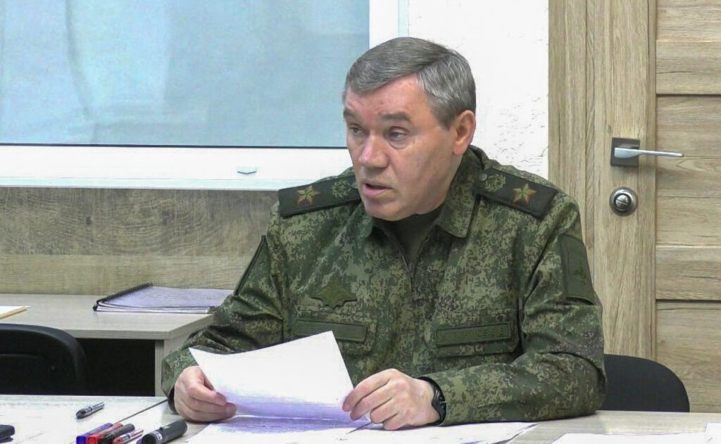 Gherasimov: „Trupele noastre avansează practic în toate direcțiile”. Rusia raportează avantaje pe toate fronturile din Ucraina