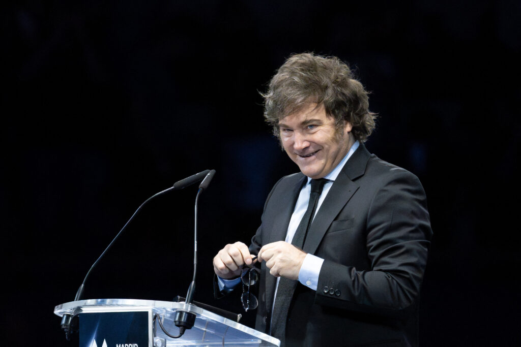 Javier Milei face o vizită la Casa Albă. Argentina va primi ajutor financiar de la SUA