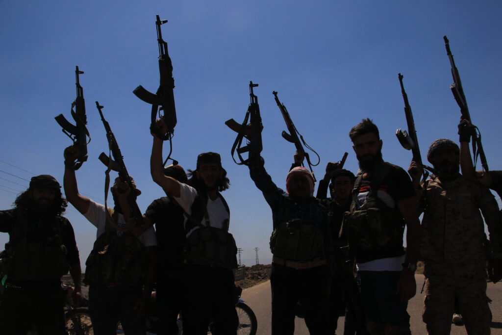 Guvernul sirian a reținut soldații care s-au filmat executând civili