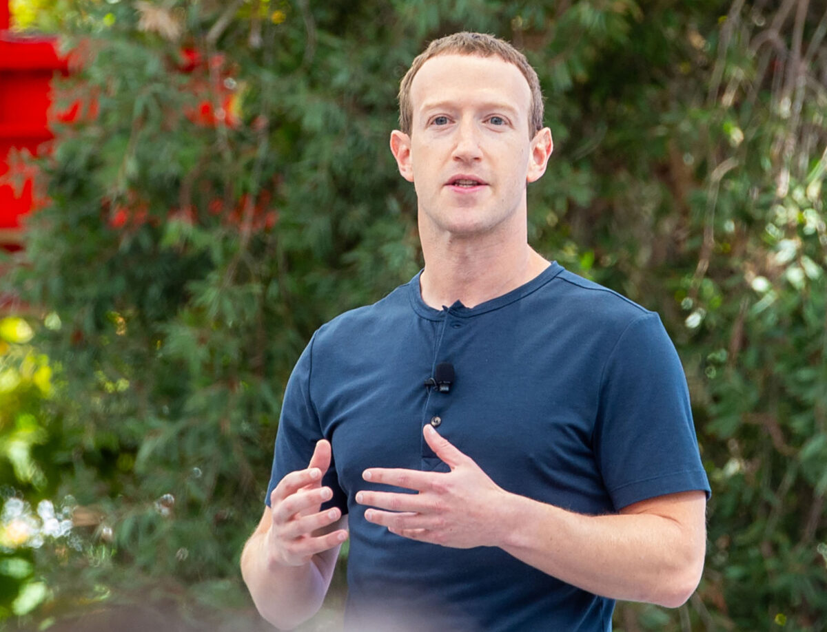 Meta creează o clonă digitală a lui Mark Zuckerberg