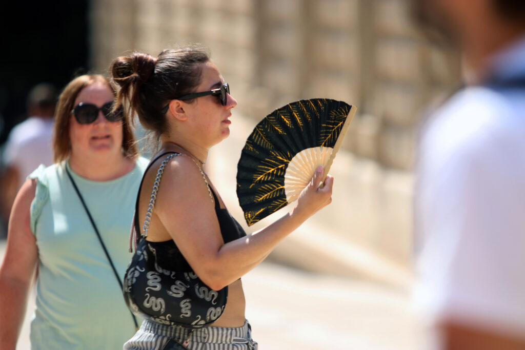 Cod galben de caniculă sâmbătă, în România. Care sunt județele vizate