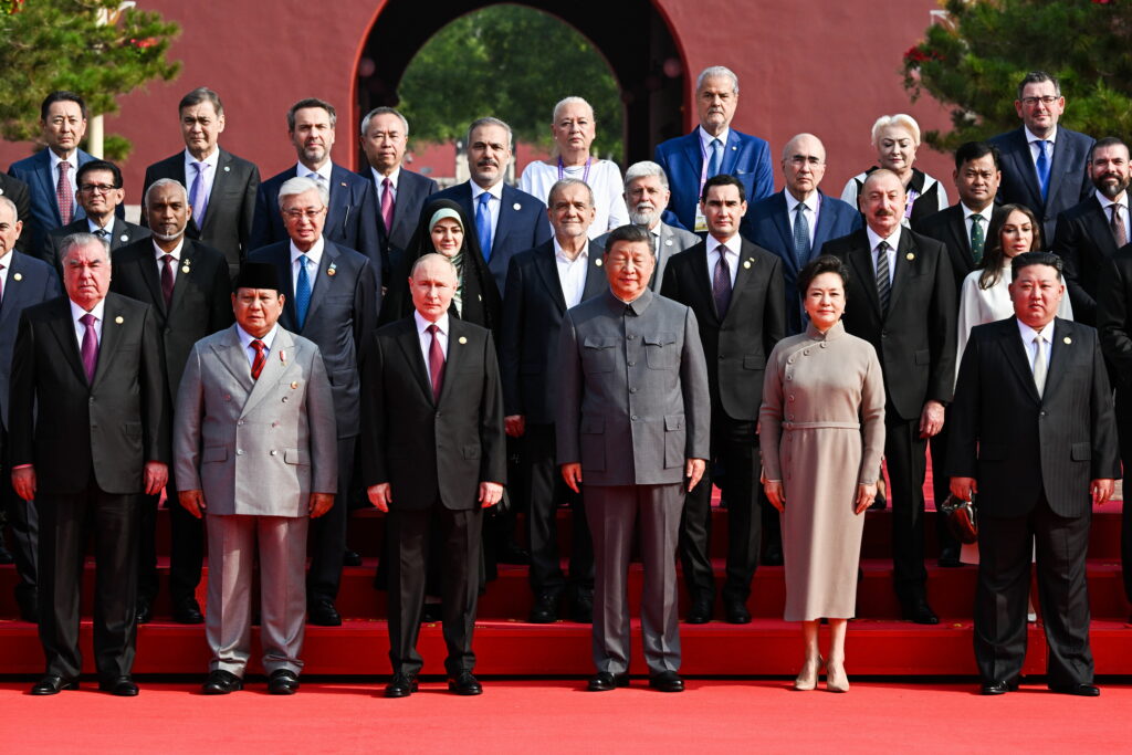 Kim Jong Un îl asigură pe președintele chinez de sprijinul Coreei de Nord pentru China. Ce au discutat cei doi oficiali