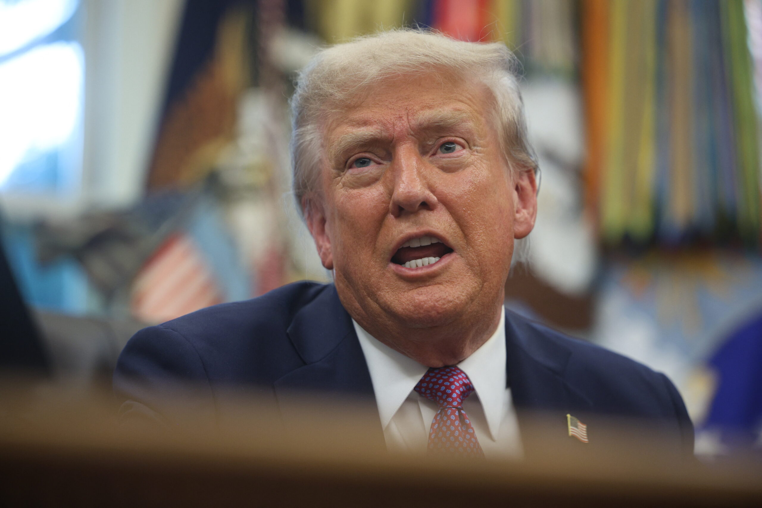 Trump cere Curții Supreme să-i permită să deporteze 300.000 de venezueleni