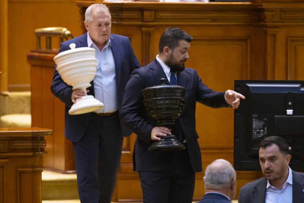 Zi fără succes pentru Simion: A fost respinsă și moțiunea privind reforma companiilor de stat