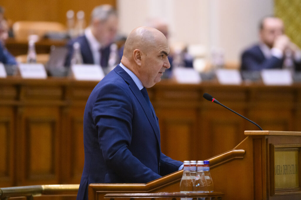 Răspunsul lui Bolojan, întrebat despre demisie dacă CCR respinge legea magistraților: „Este foarte corect și cinstit față de cetățeni să respecți planul asumat în condiții dificile”