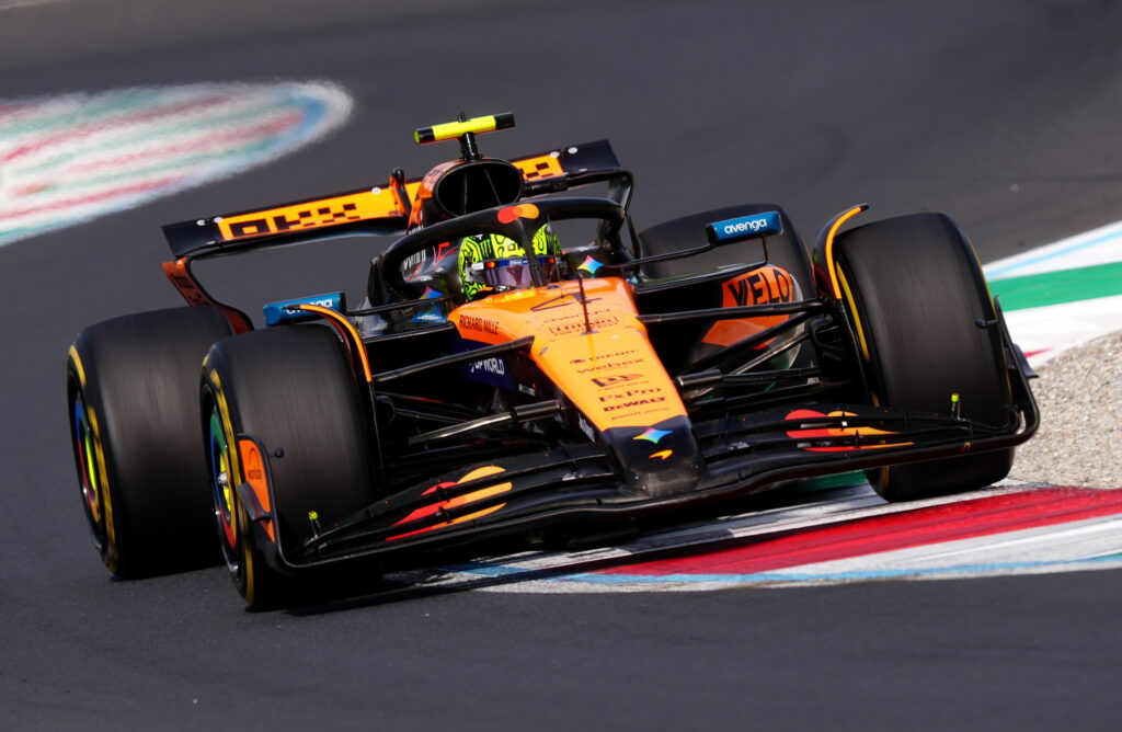 Formula 1: Rivalii la titlu Piastri și Norris încearcă să asigure titlul echipelor pentru McLaren
