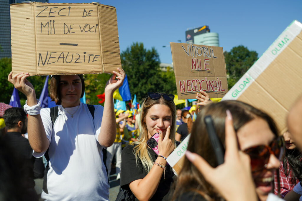 Protestatarii din Educație, așteptați să discute cu Daniel David