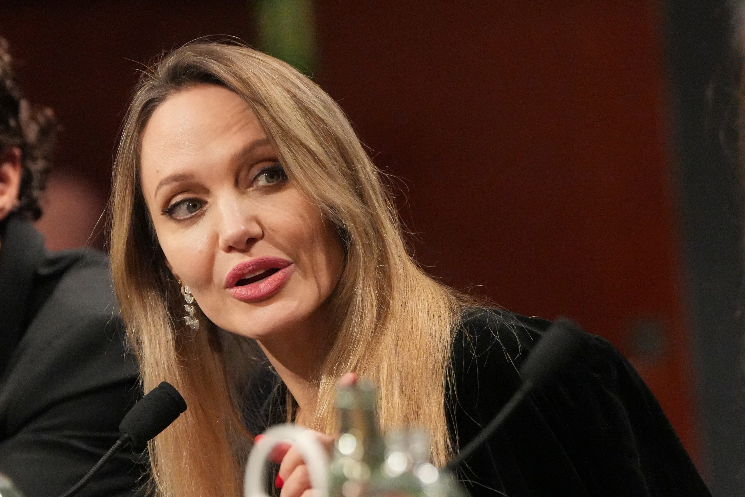 Angelina Jolie, îngrijorată de libertatea de exprimare în SUA
