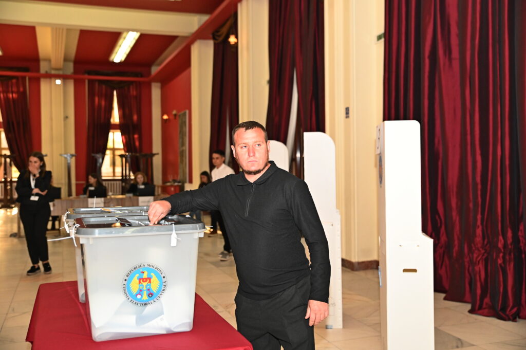 Alegeri Republica Moldova. 40 de incidente confirmate la deschiderea secțiilor de vot