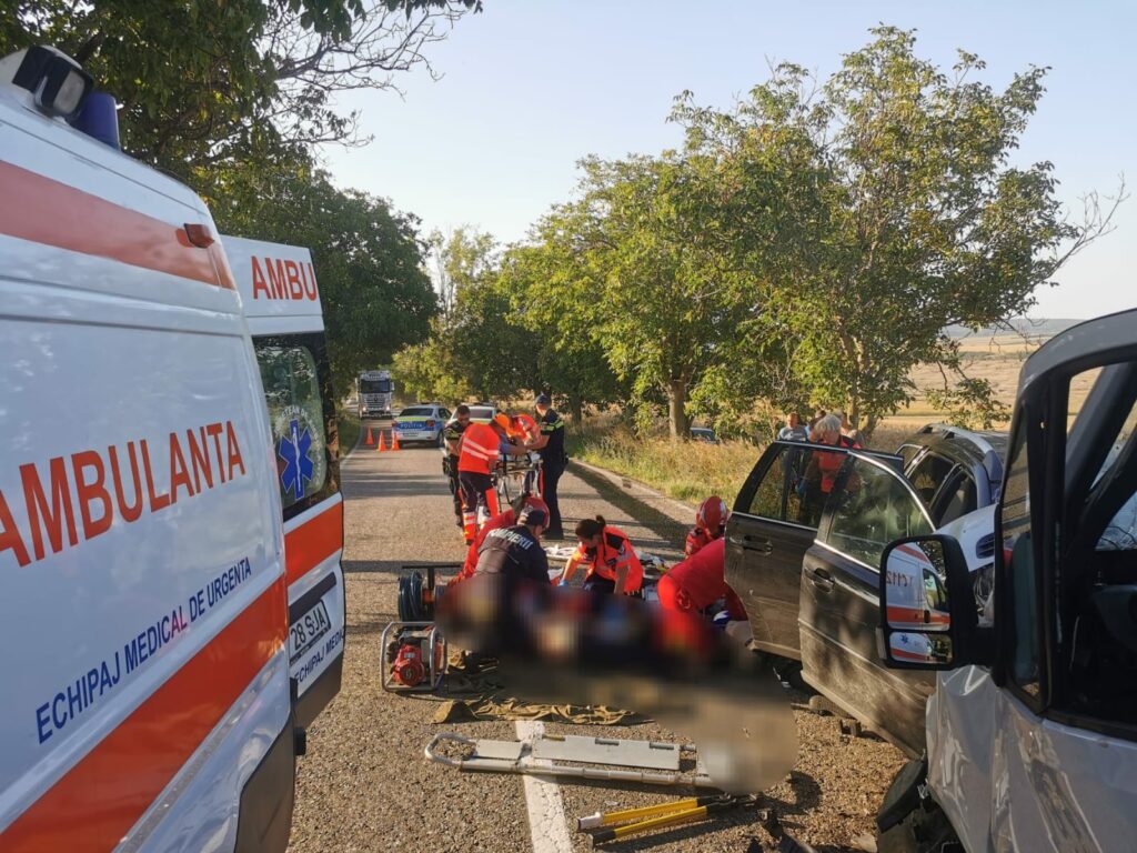 Accident grav în Botoșani: 19 victime, dintre care trei moarte. Cum s-a produs accidentul