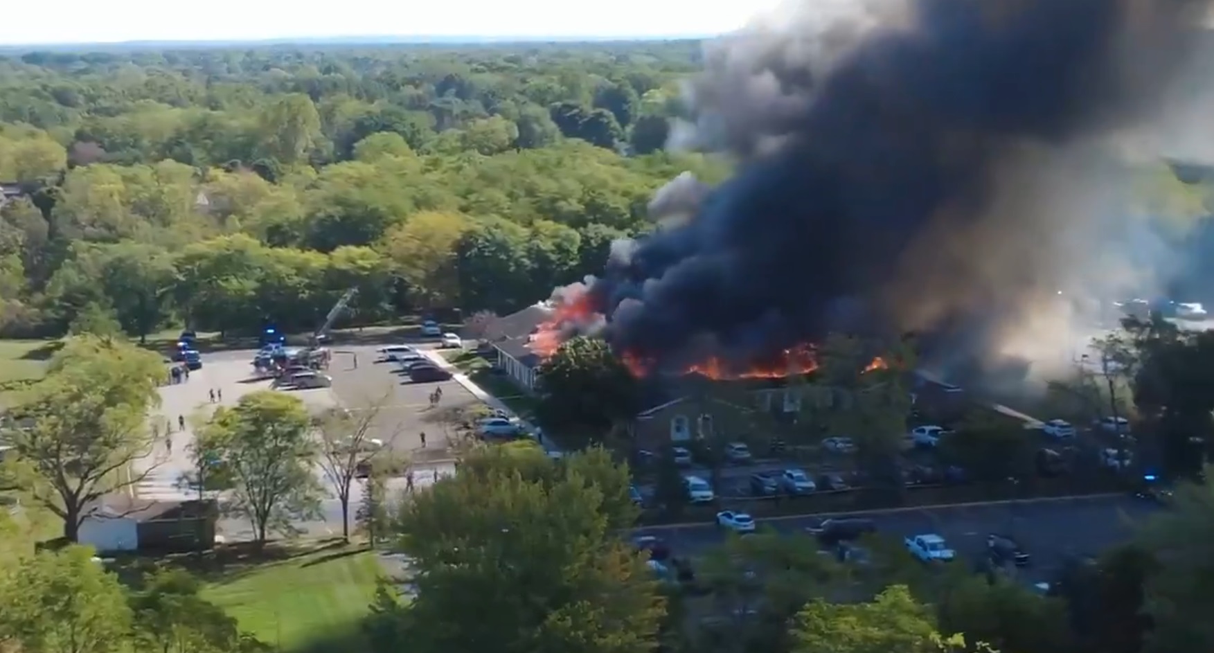 Cel puțin patru oameni au murit, opt au fost răniți