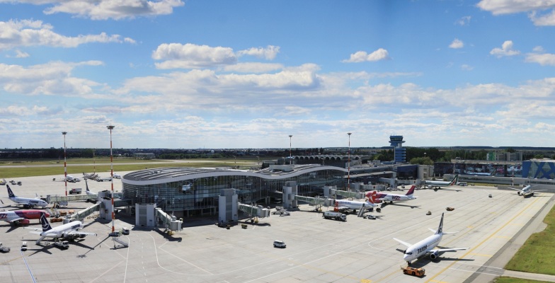 CNAB: Nicio cursă spre Polonia nu este anulată. Două aeronave au decolat deja de dimineață spre Varșovia, cu întârziere