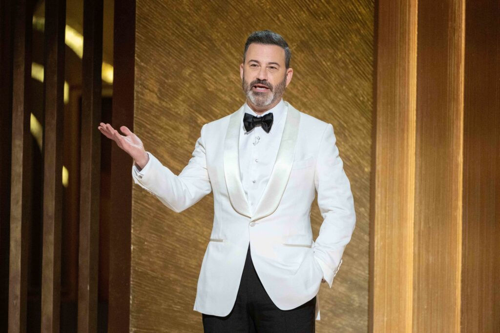 Hollywoodul sare în apărarea lui Jimmy Kimmel și acuză Casa Albă de cenzură, după ce ABC i-a suspendat emisiunea