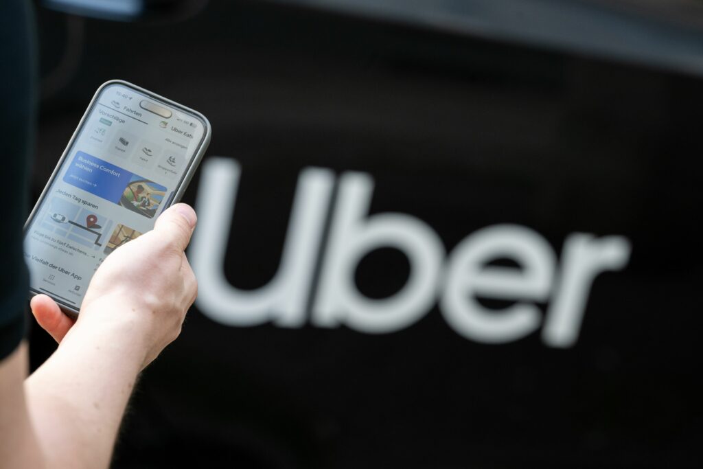 Uber și Momenta vor testa robotaxiurile în Germania. Când dau start proiectului