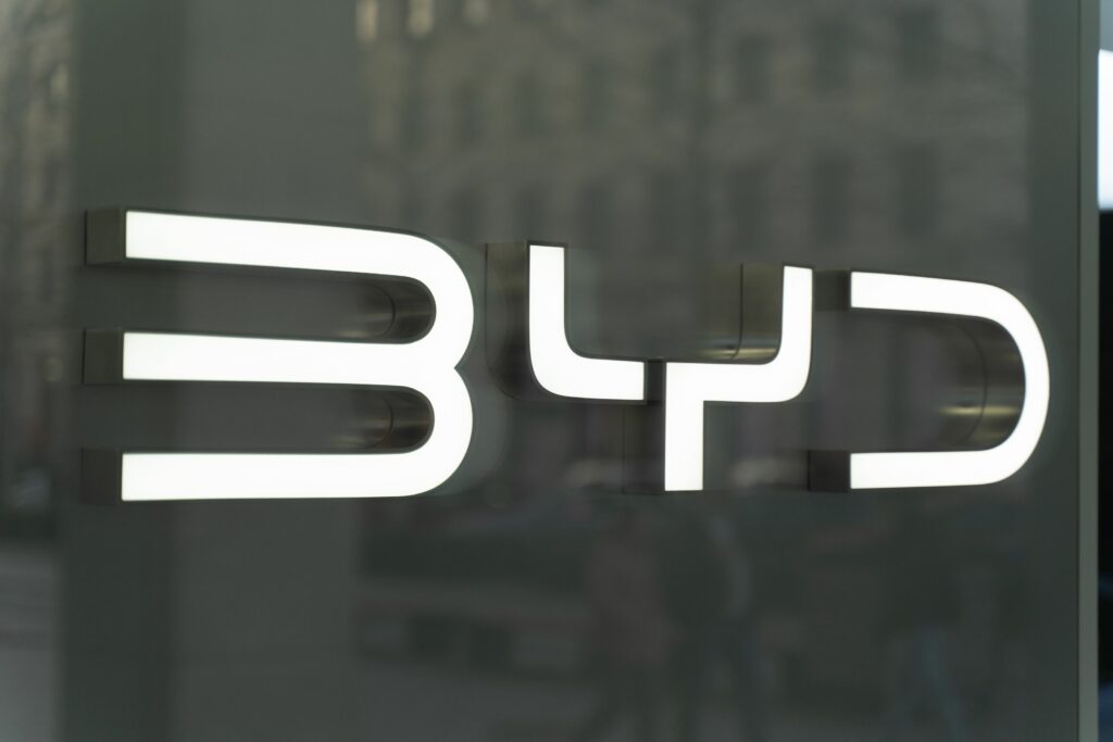 Gigantul chinez BYD e pregătit dacă SUA îi interzice accesul la cipurile Nvidia