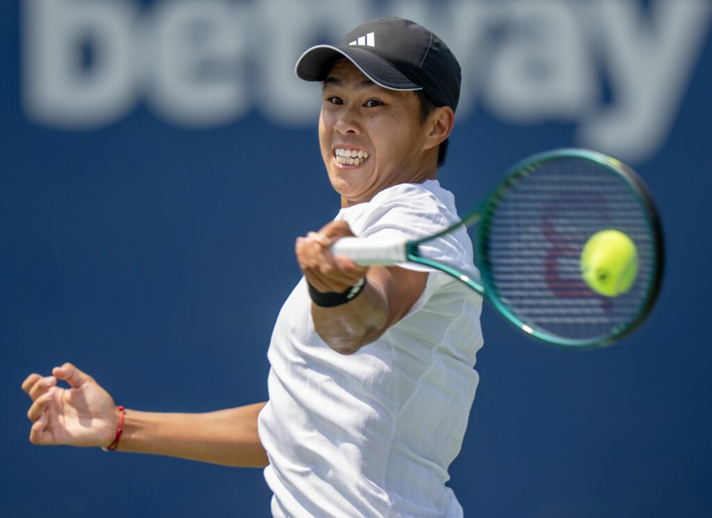 Learner Tien ajunge în prima finală ATP, după retragerea lui Medvedev, la turneul de la Beijing