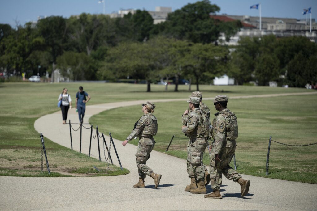 Violența în Chicago e o problemă, dar trimiterea trupelor nu e soluția, spun familiile victimelor