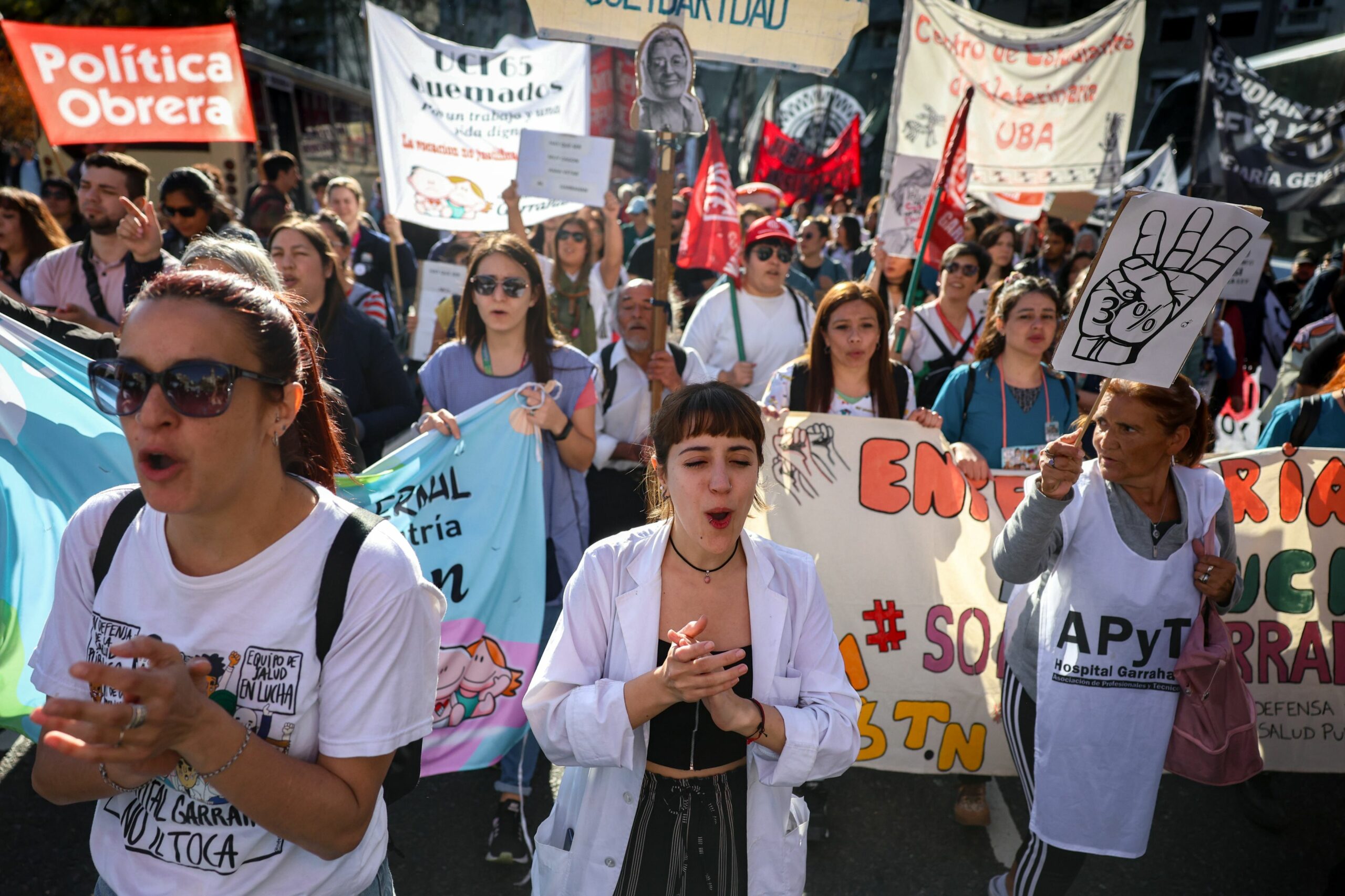 Argentinienii protestează pentru creșterea finanțării educației și asistenței medicale