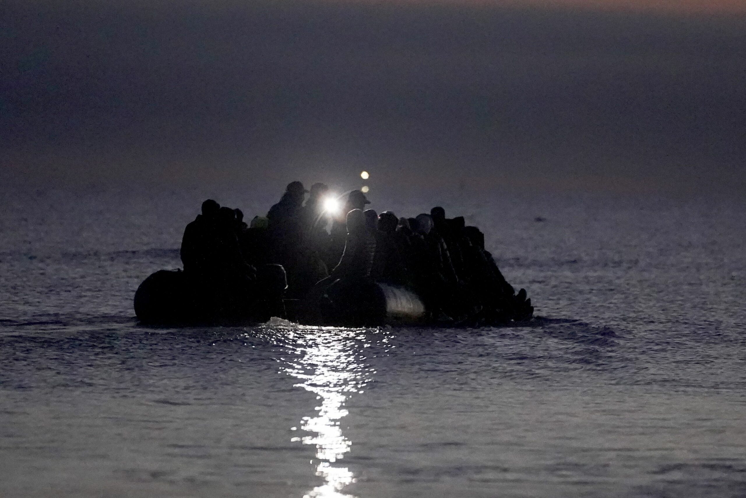 Două femei au murit încercând să traverseze Canalul Mânecii